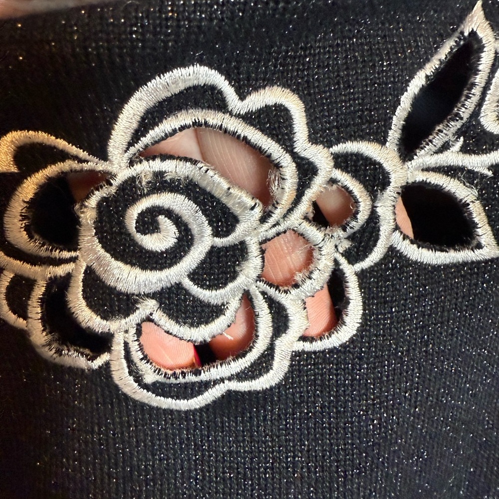 Bob Mackie‎ Black Top with White Floral Embroidery - Picture 3 of 6